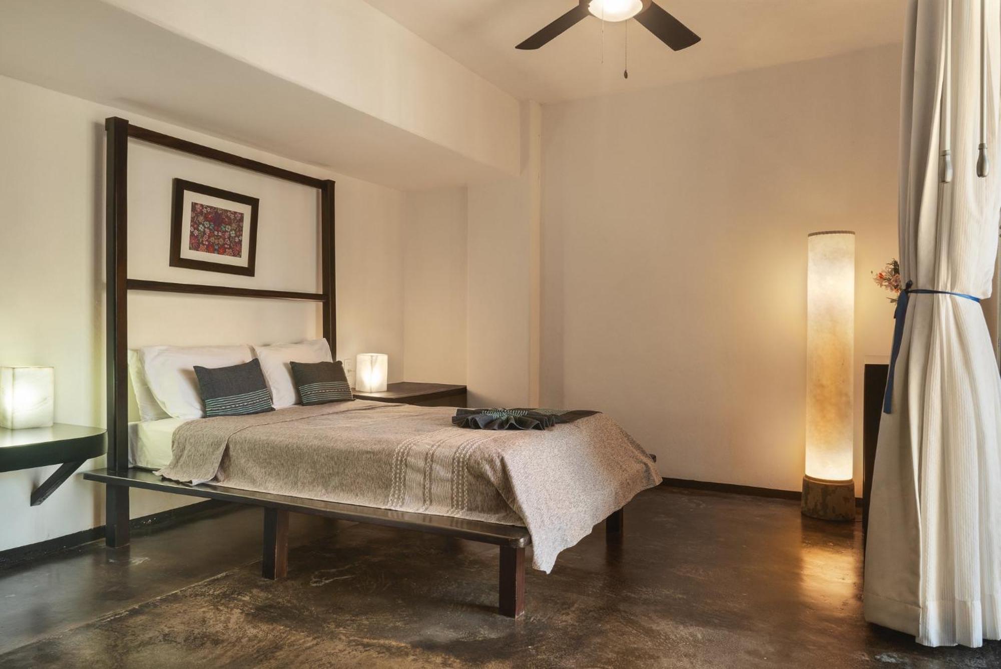 Manta Raya Hotel - Right On The Beach Cuatunalco 외부 사진