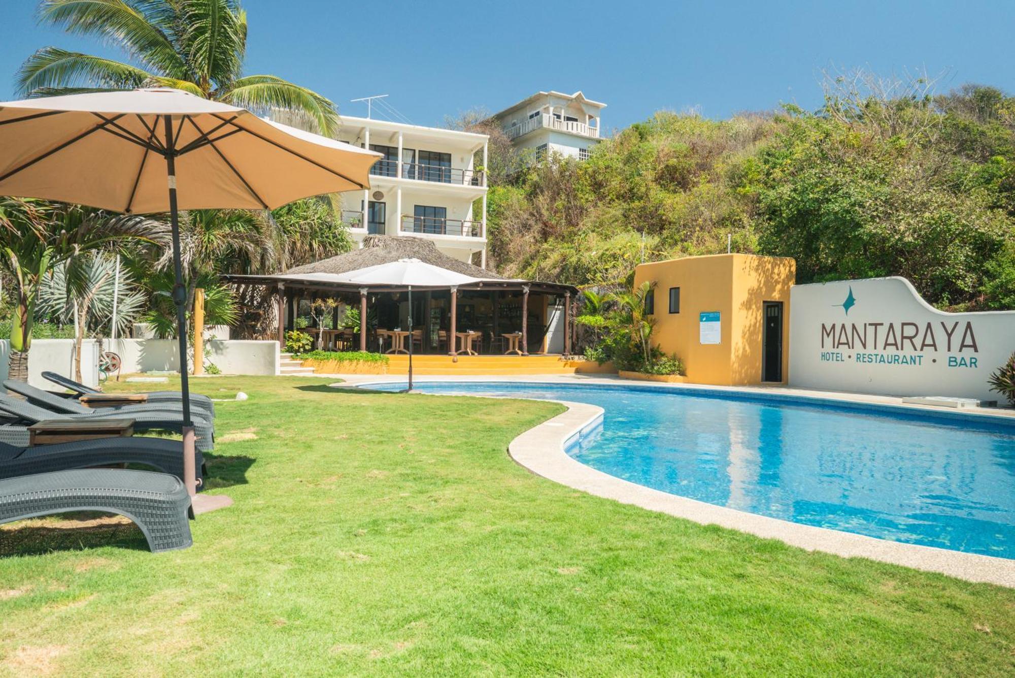 Manta Raya Hotel - Right On The Beach Cuatunalco 외부 사진